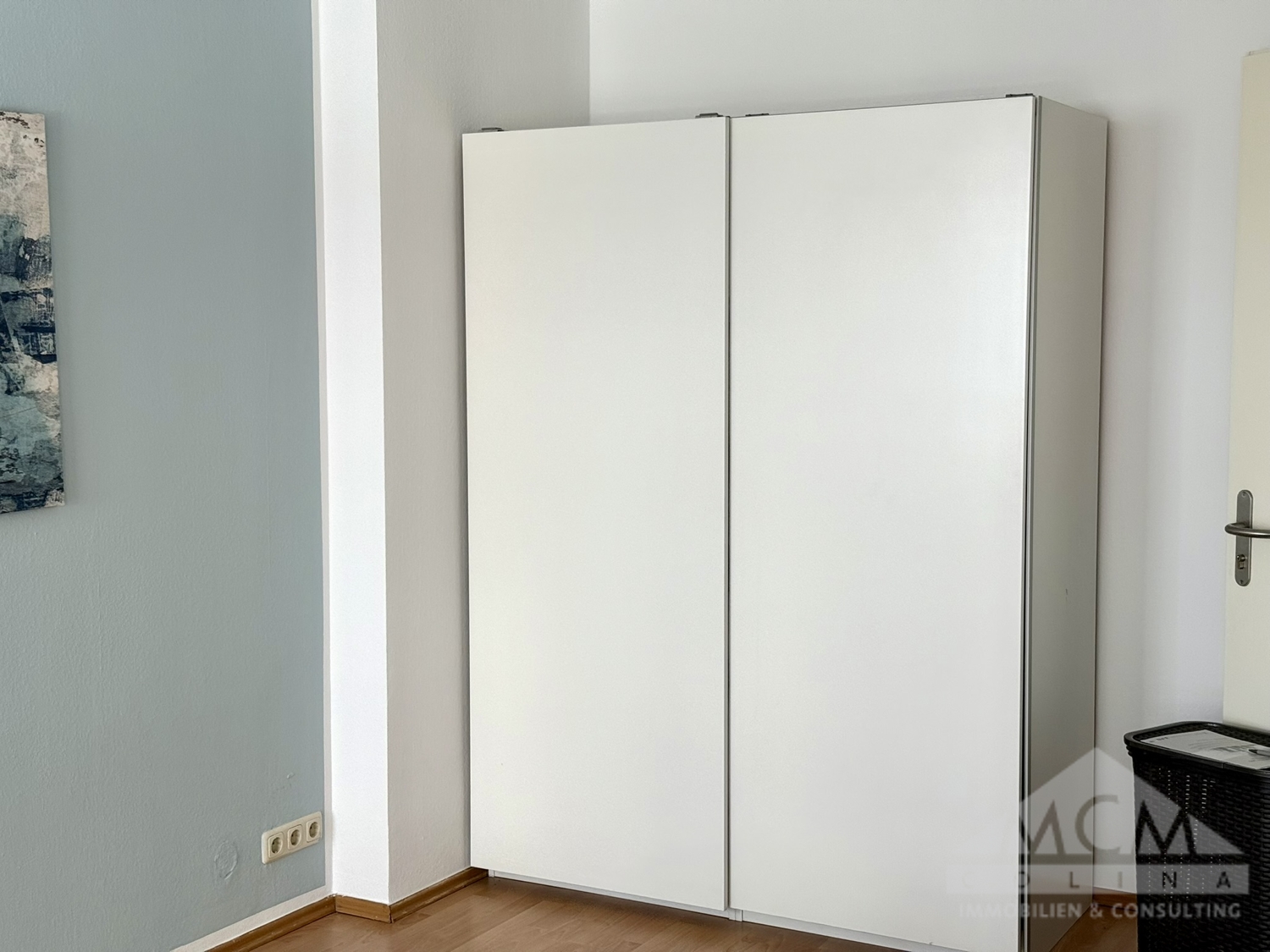 Kleiderschrank