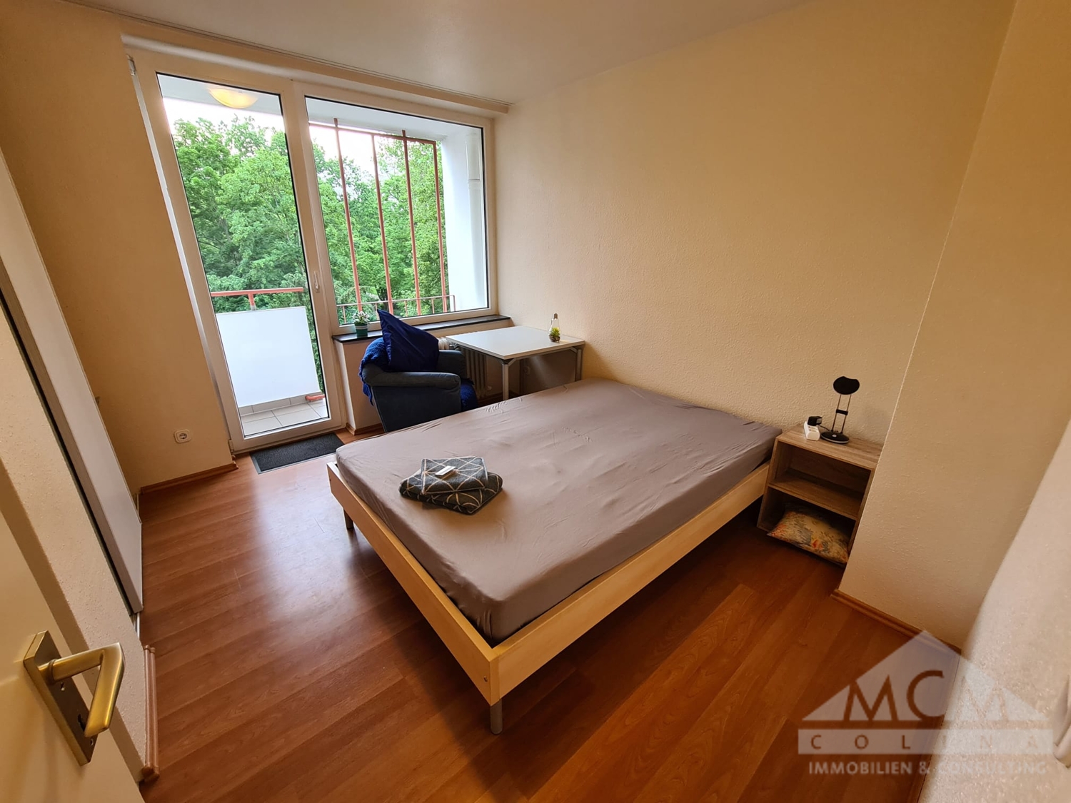 Schlafzimmer mit Balkon