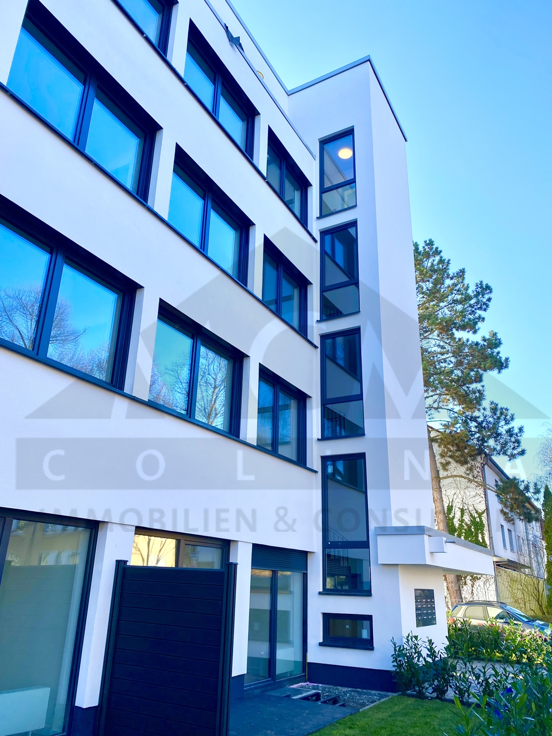 Haus Vorne Gartenseite